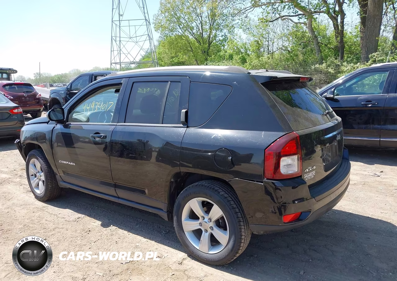 2017 Jeep Compass Latitude 4X4 VIN:1C4NJDEB5HD142711 - 3
