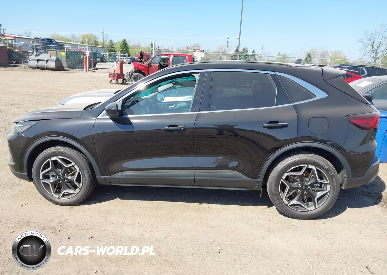2025 Ford Escape Platinum VIN:1FMCU9JA4SUB60628 - 14