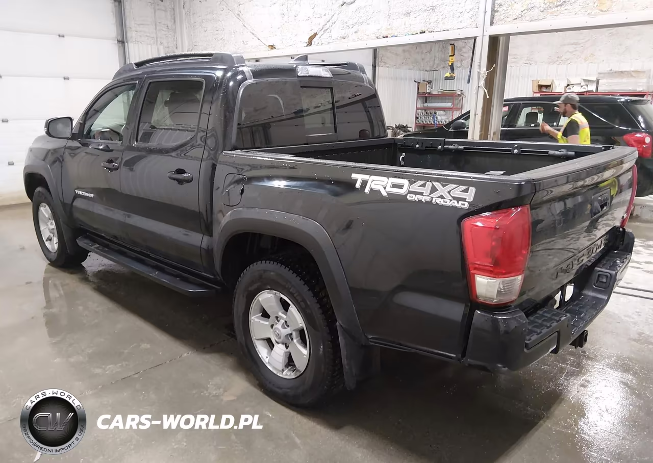 2017 Toyota Tacoma Trd Off Road VIN:5TFCZ5AN1HX098548 - 3