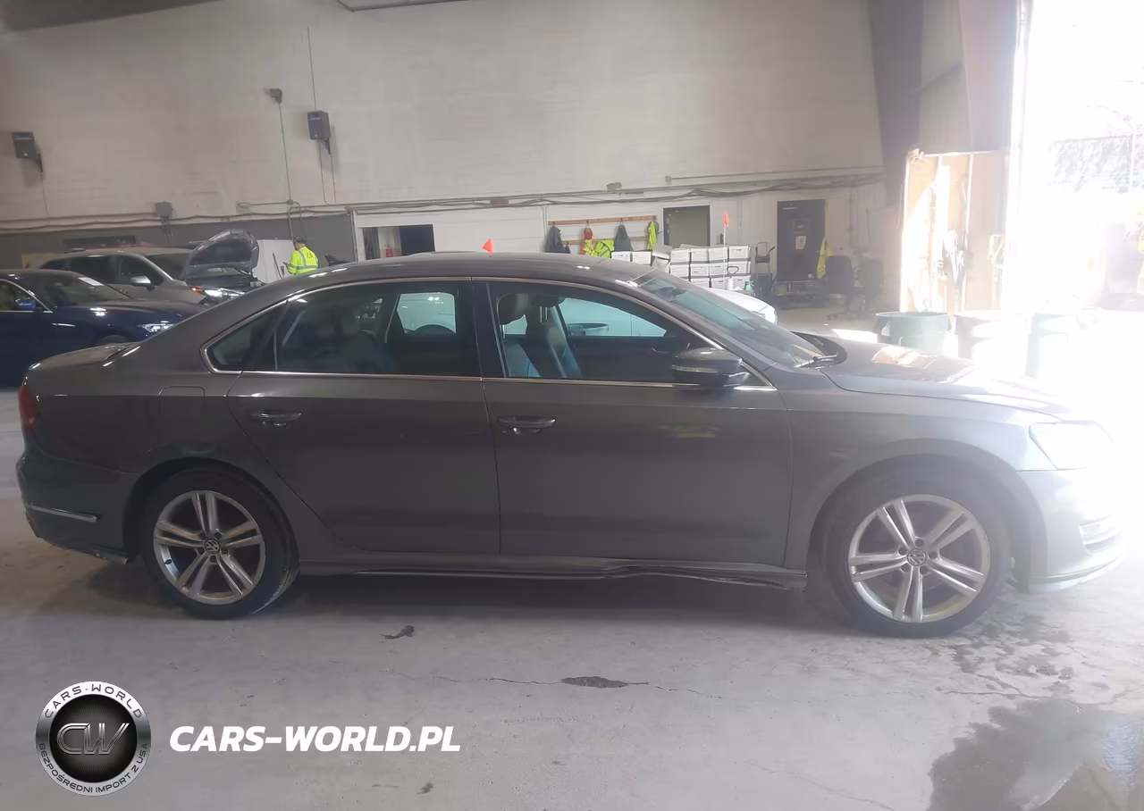 2015 Volkswagen Passat 3.6L V6 Sel Premium VIN:1VWCM7A34FC054800 - 13