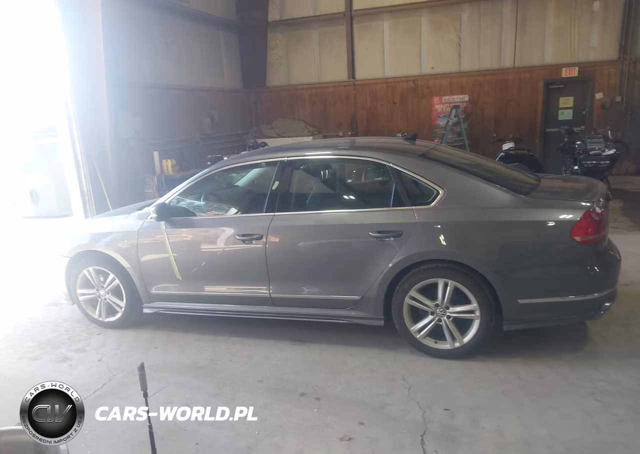 2015 Volkswagen Passat 3.6L V6 Sel Premium VIN:1VWCM7A34FC054800 - 14