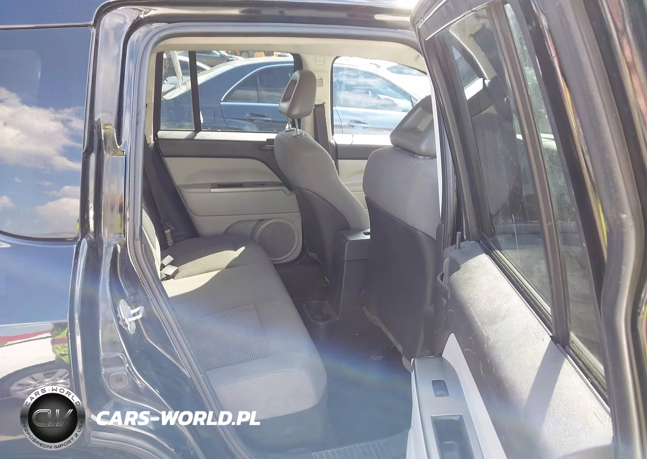 2007 Jeep Compass Sport VIN:1J8FF47W87D122420 - 8