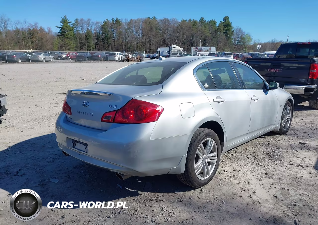 2015 Infiniti Q40 VIN:JN1CV6AR0FM520377 - 4