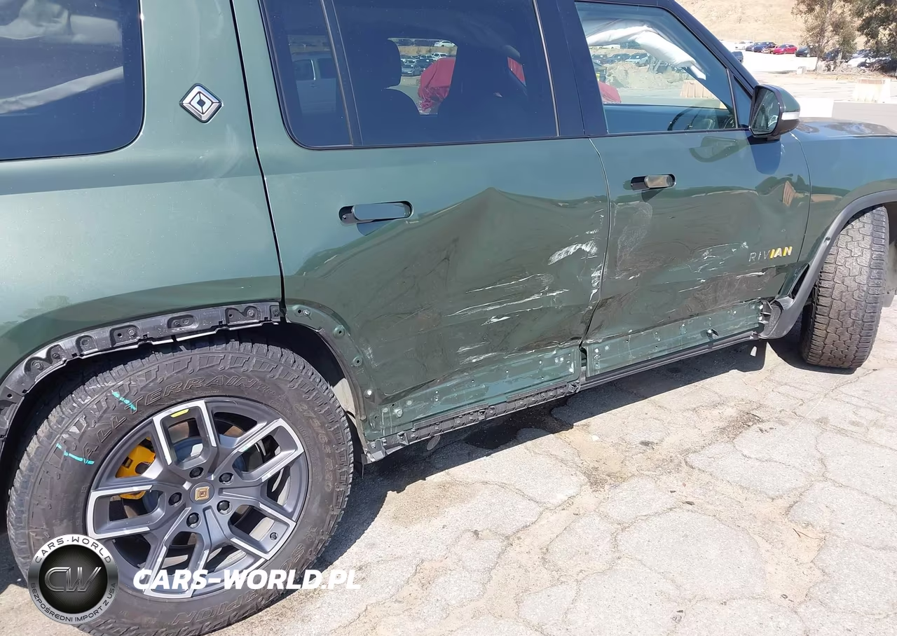 2023 Rivian R1S Adventure VIN:7PDSGABA1PN020926 - 19