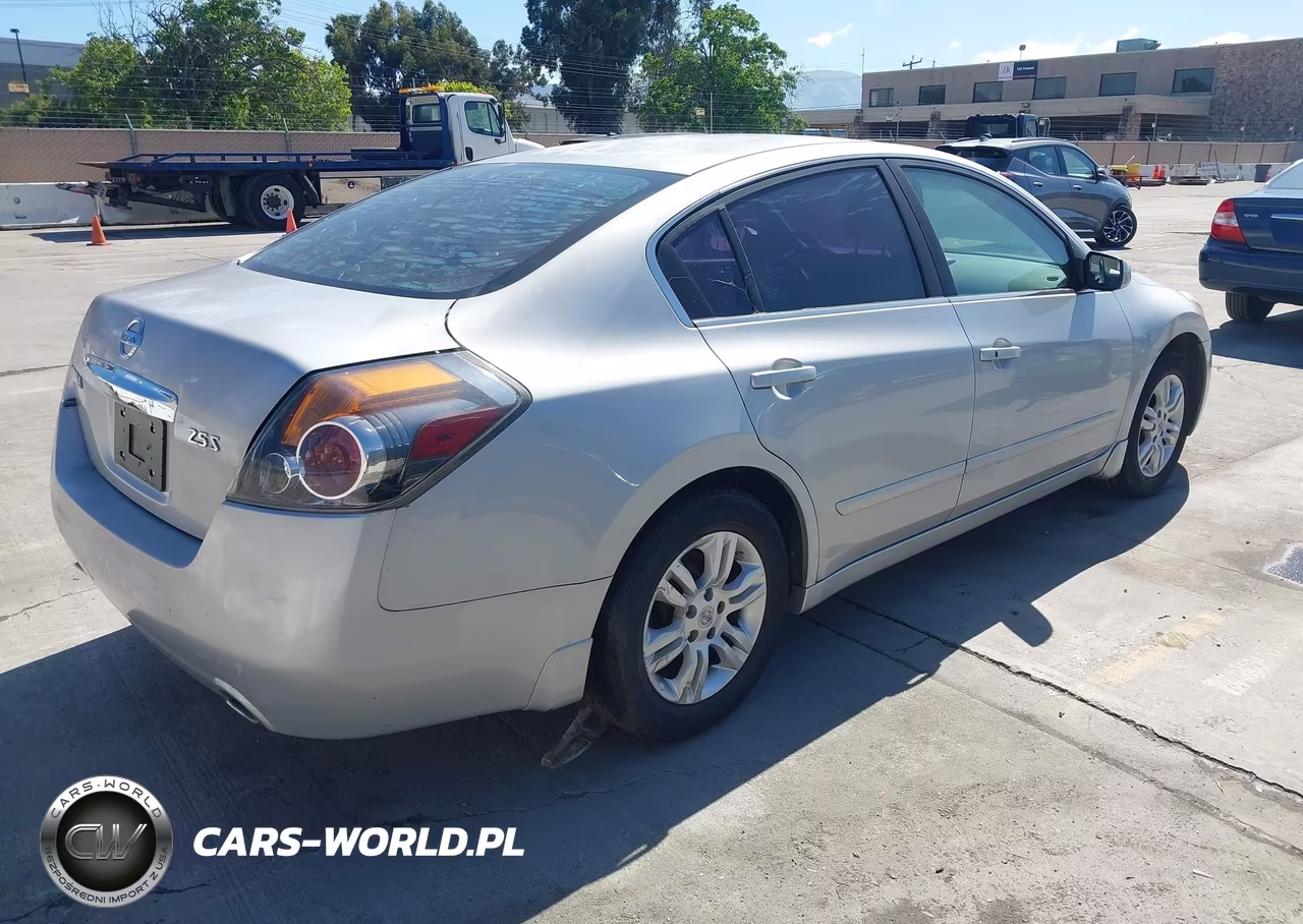 2011 Nissan Altima 2.5 S VIN:1N4AL2AP7BN424788 - 4