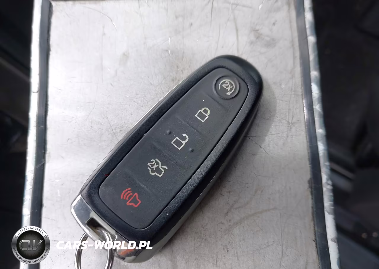 2019 Ford Escape Titanium VIN:1FMCU0J94KUB62803 - 11