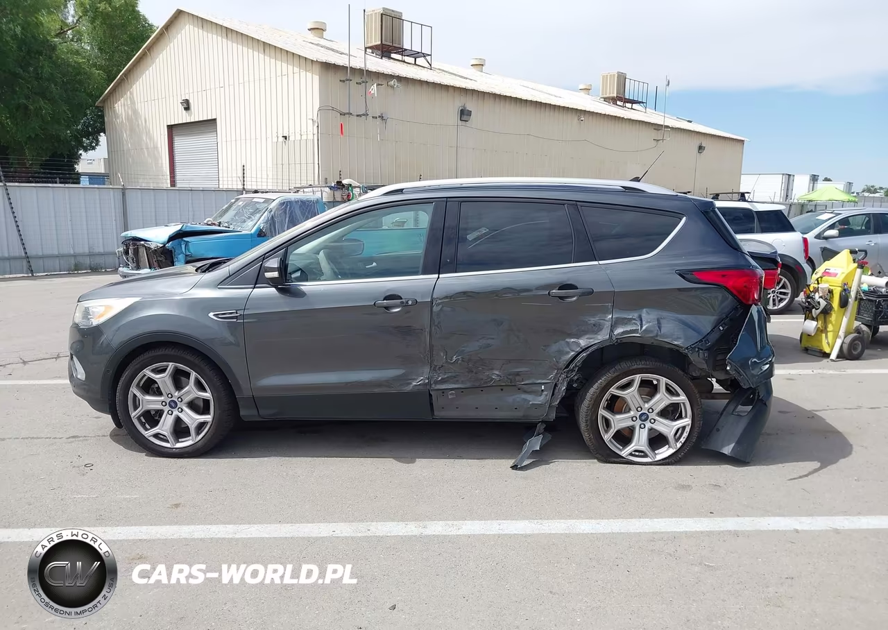 2019 Ford Escape Titanium VIN:1FMCU0J94KUB62803 - 20