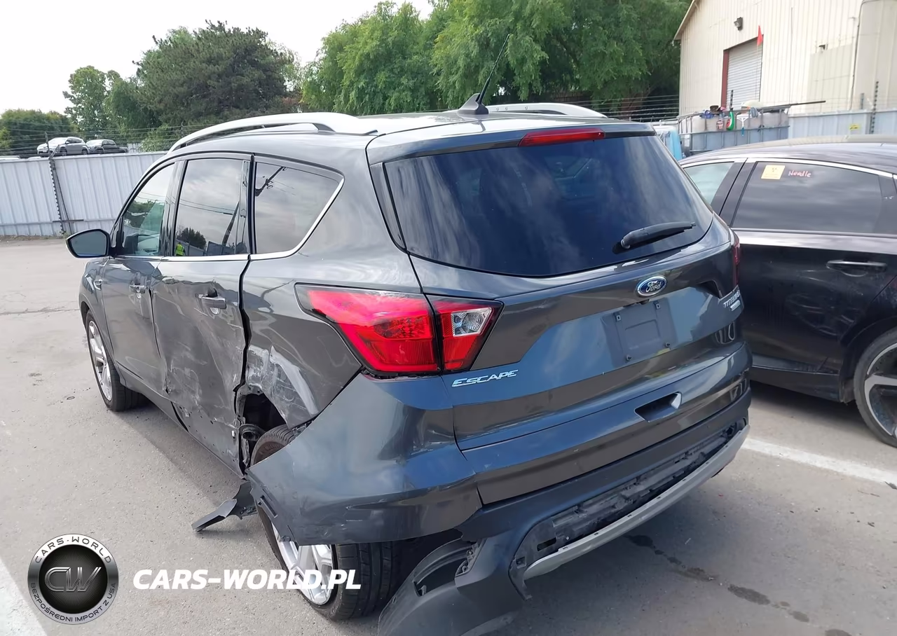 2019 Ford Escape Titanium VIN:1FMCU0J94KUB62803 - 3