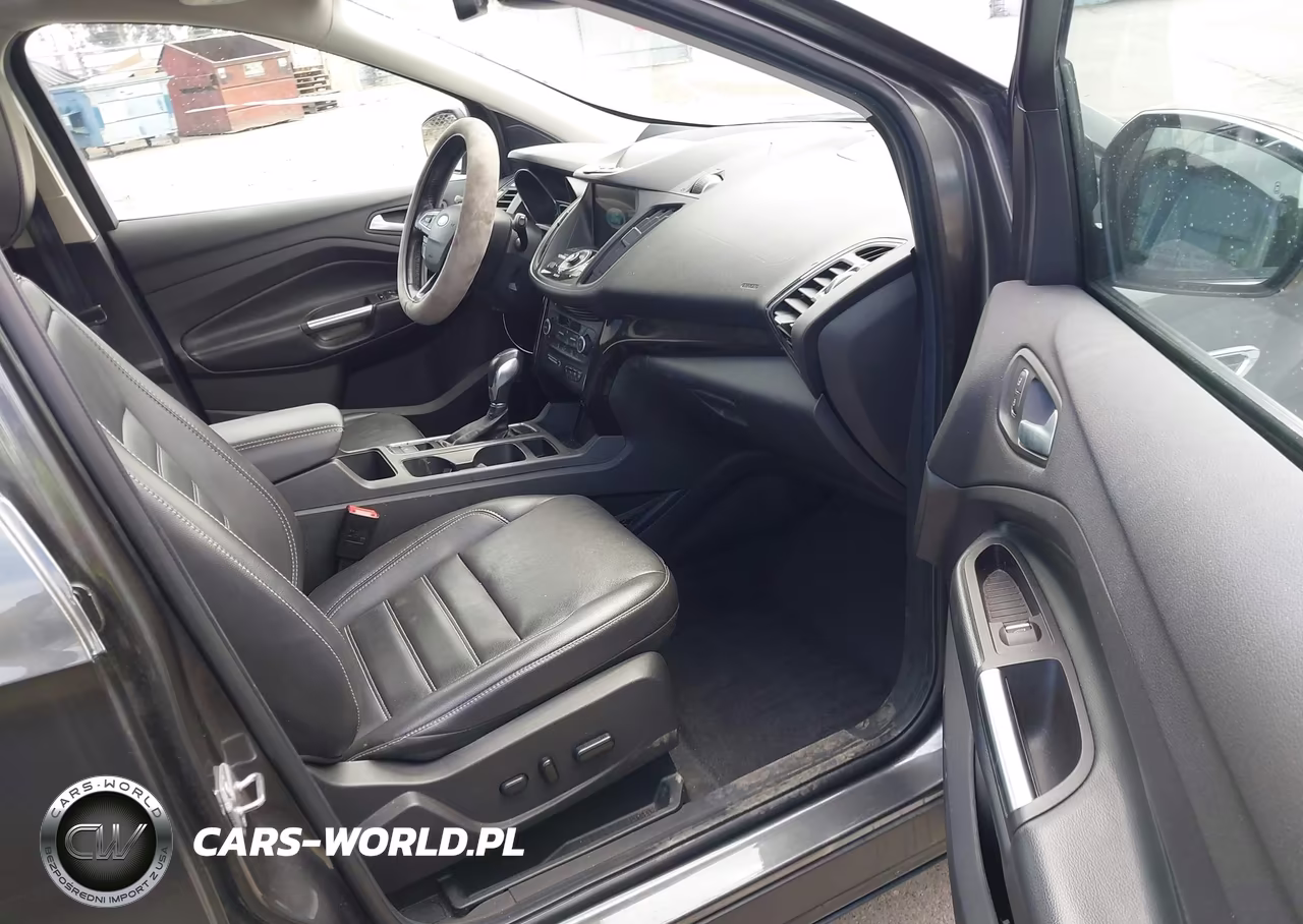 2019 Ford Escape Titanium VIN:1FMCU0J94KUB62803 - 5