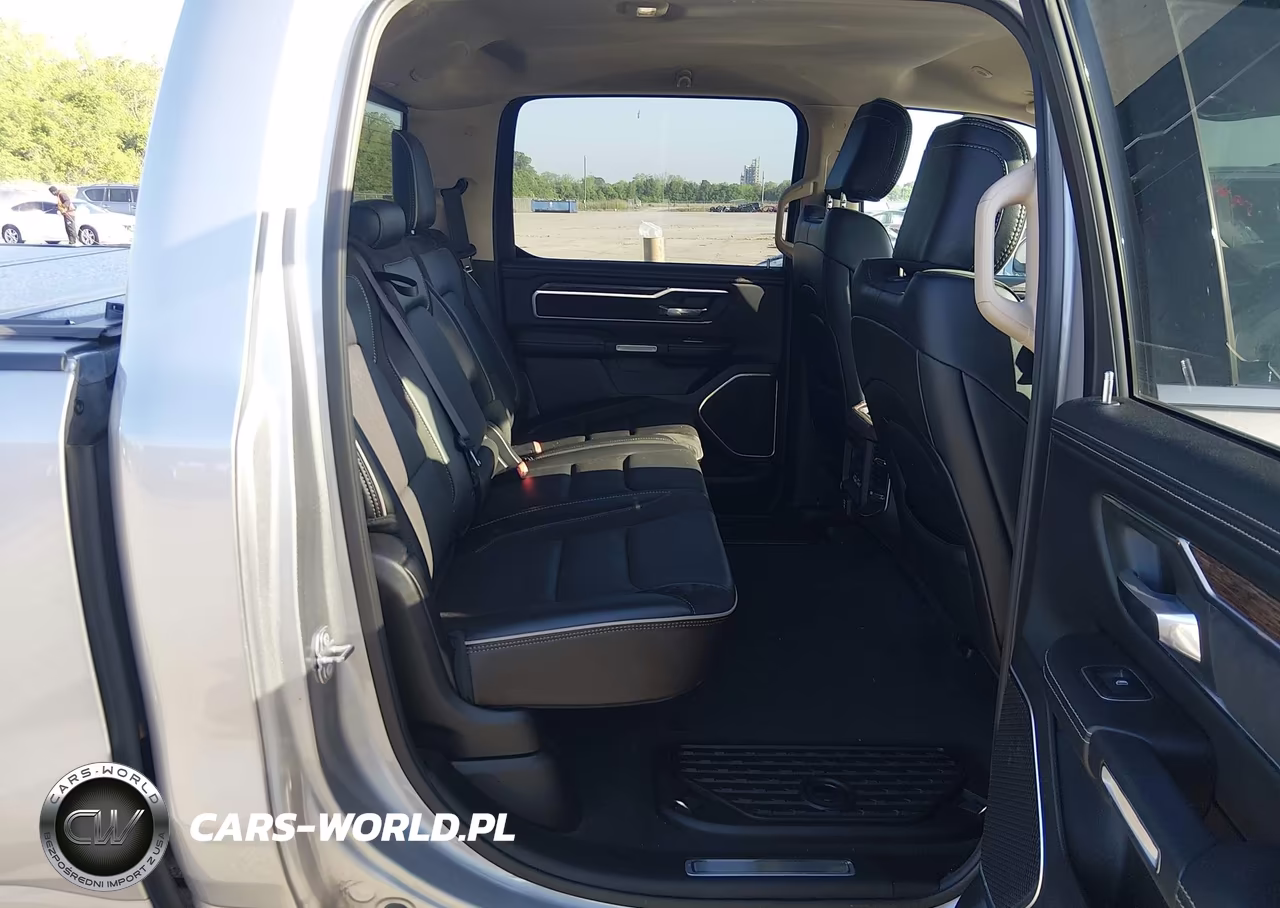 2019 Ram 1500 Laramie 4X2 5'7 Box VIN:1C6RREJT6KN821927 - 8