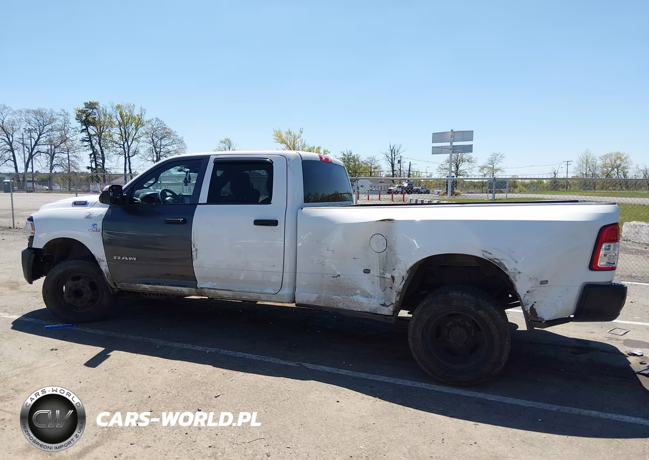 2022 Ram 3500 Tradesman 4X4 8' Box VIN:3C63RRGL7NG104826 - 14