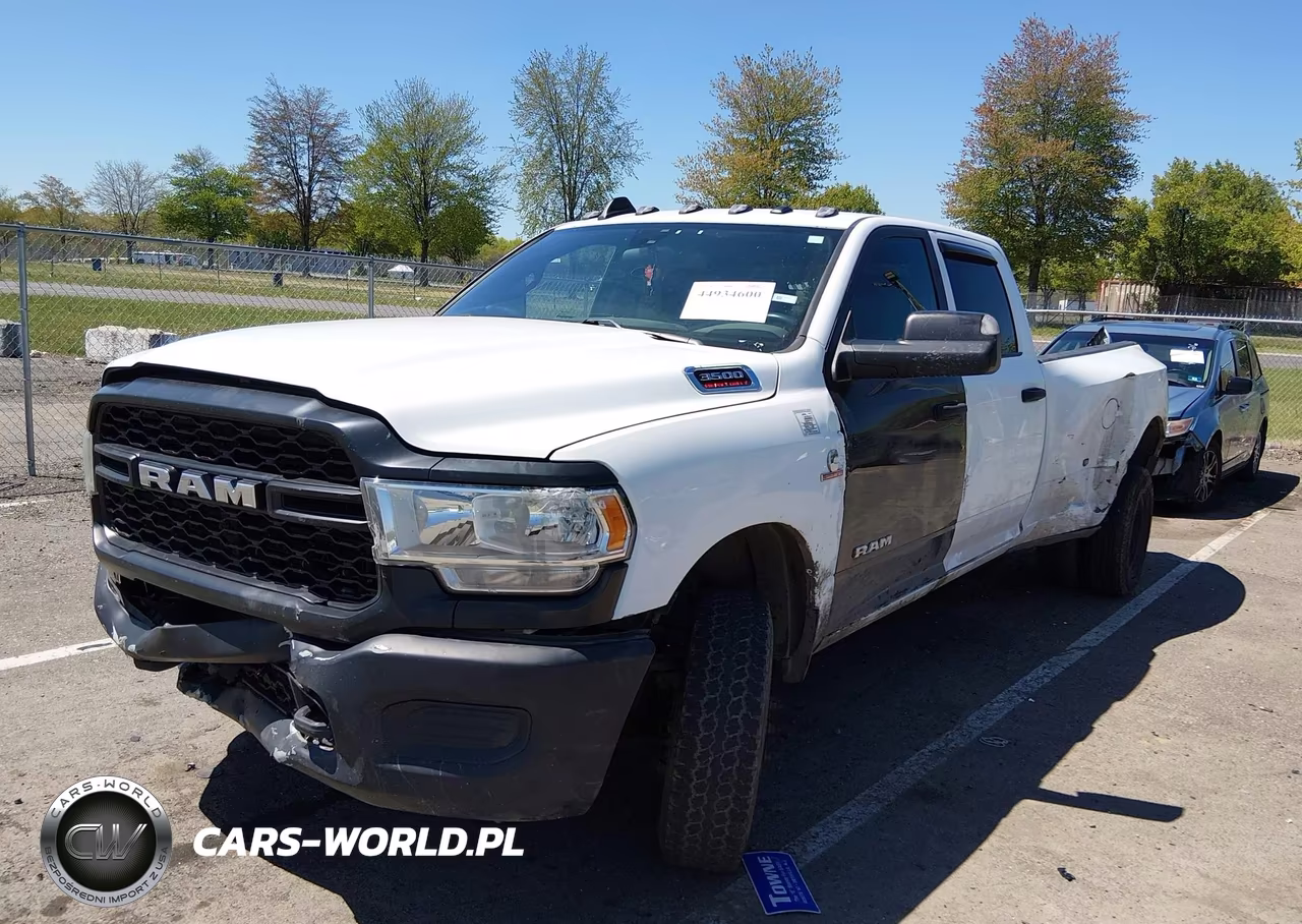 2022 Ram 3500 Tradesman 4X4 8' Box VIN:3C63RRGL7NG104826 - 2