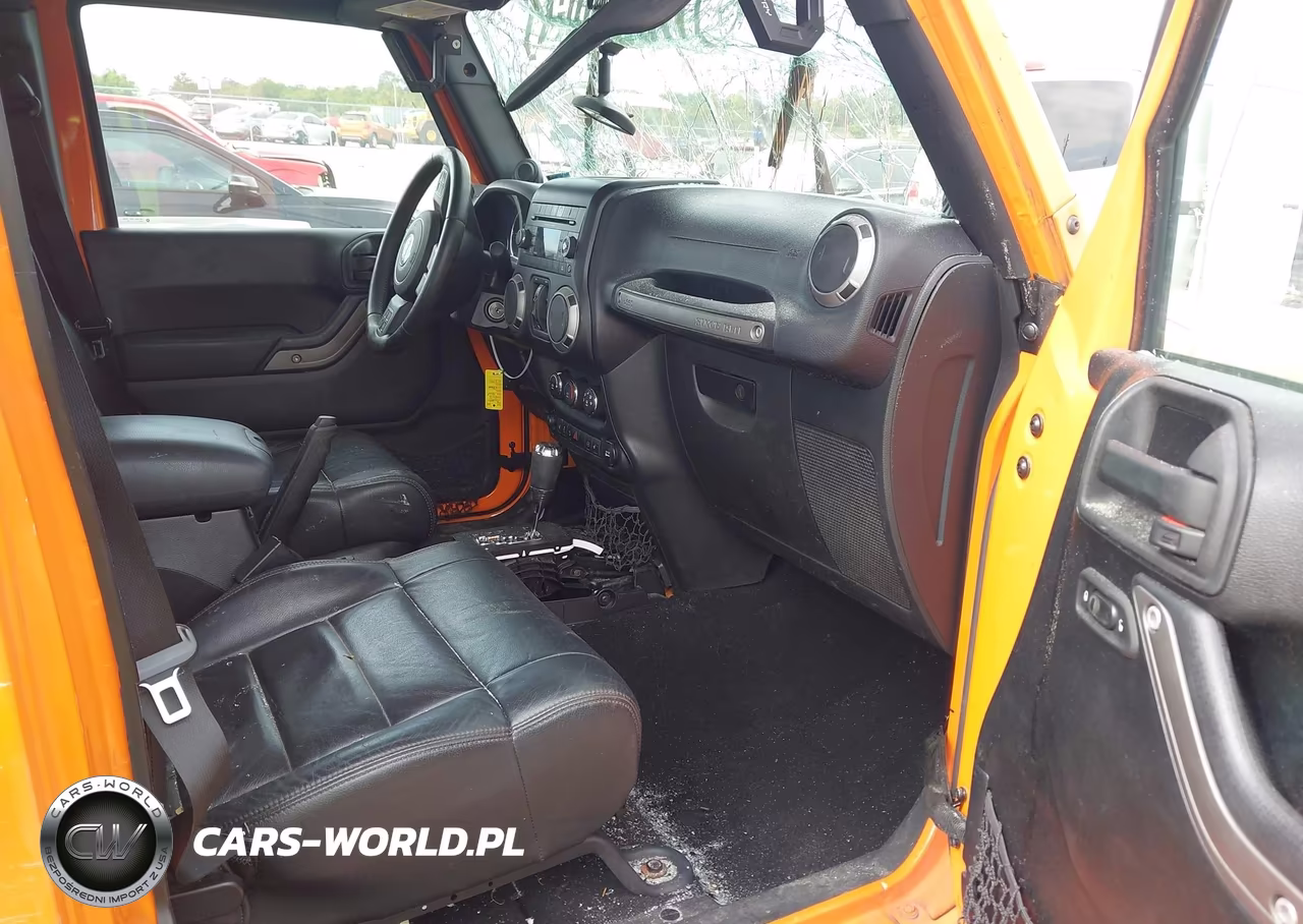 2012 Jeep Wrangler Unlimited Sport VIN:1C4BJWDG1CL273791 - 5