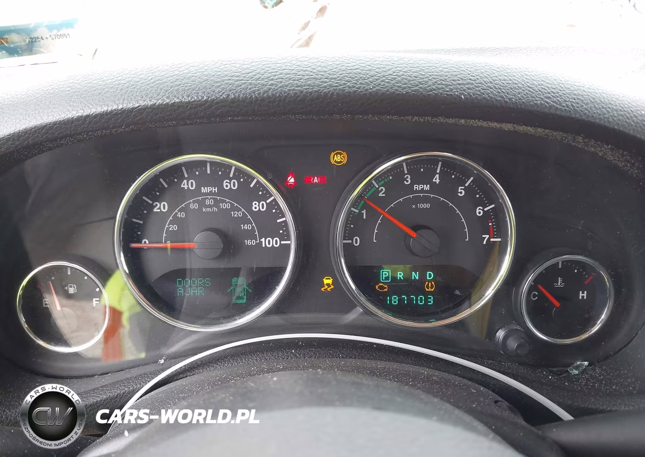 2012 Jeep Wrangler Unlimited Sport VIN:1C4BJWDG1CL273791 - 7