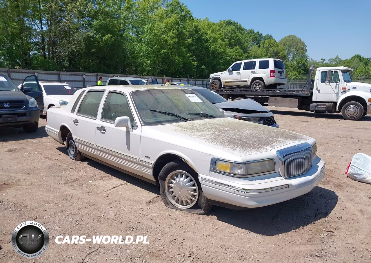 1996 Lincoln Town Car Sgn-Dmnd Anv-Cypress-Jn – zdjęcie 1 z 11