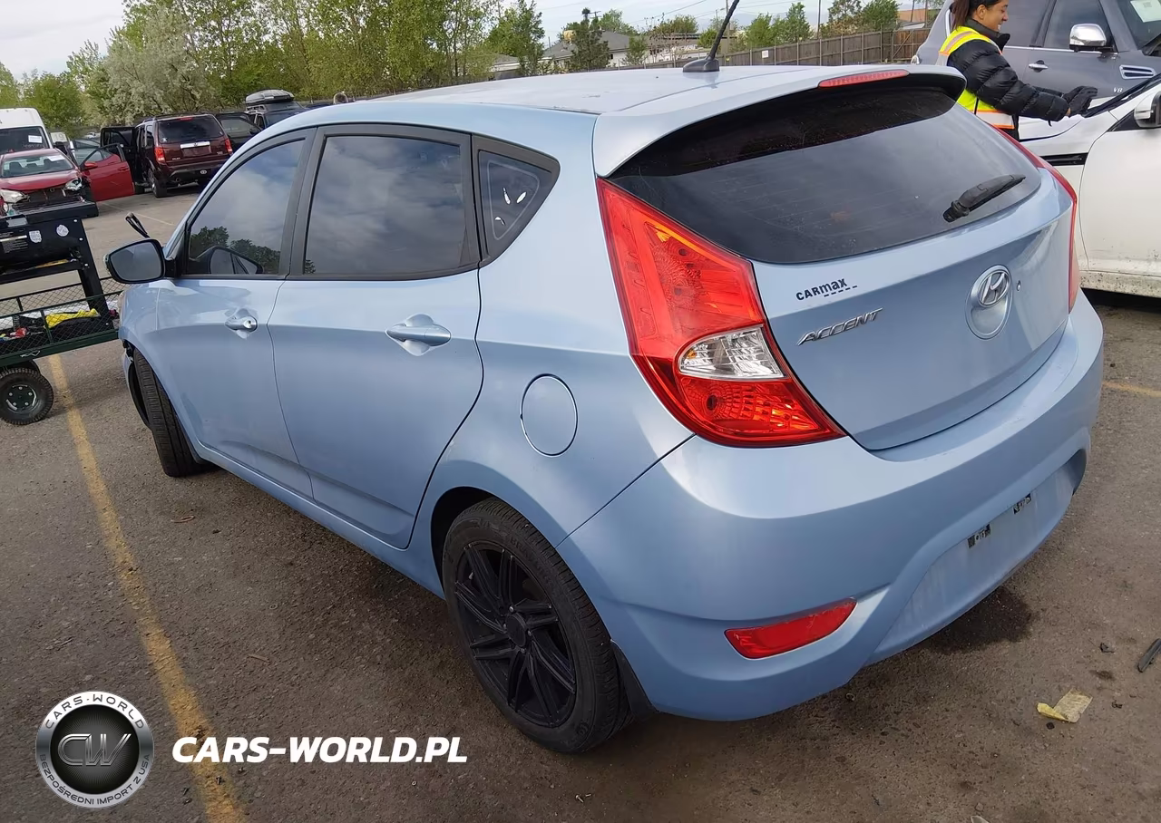 2013 Hyundai Accent Se VIN:KMHCU5AE6DU073652 - 3