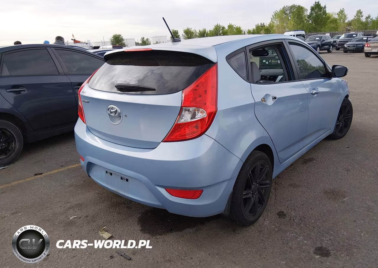 2013 Hyundai Accent Se VIN:KMHCU5AE6DU073652 - 4