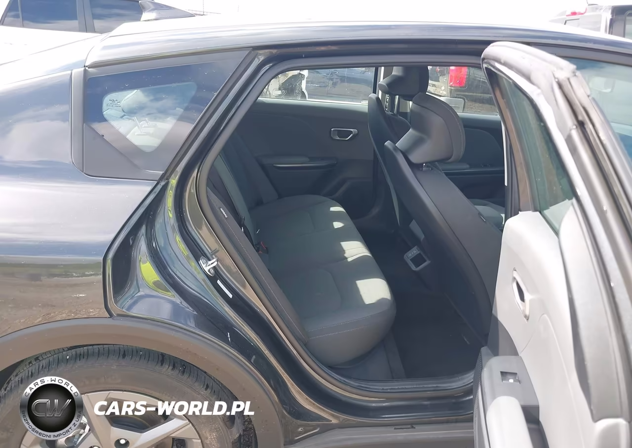 2025 Kia K4 Lxs VIN:3KPFT4DE0SE097757 - 8