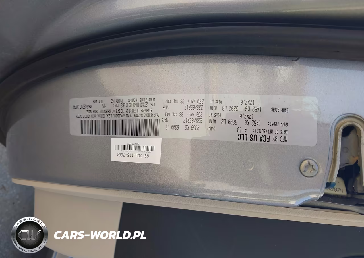 2018 Chrysler Pacifica Hybrid Touring Plus VIN:2C4RC1H7XJR311660 - 9
