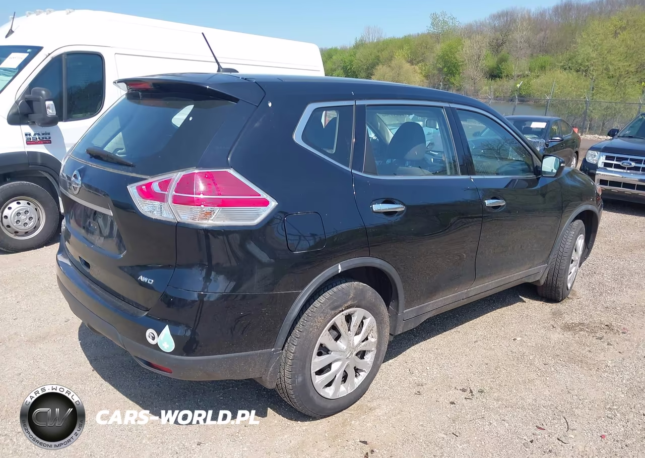2015 Nissan Rogue S VIN:KNMAT2MV2FP577478 - 4