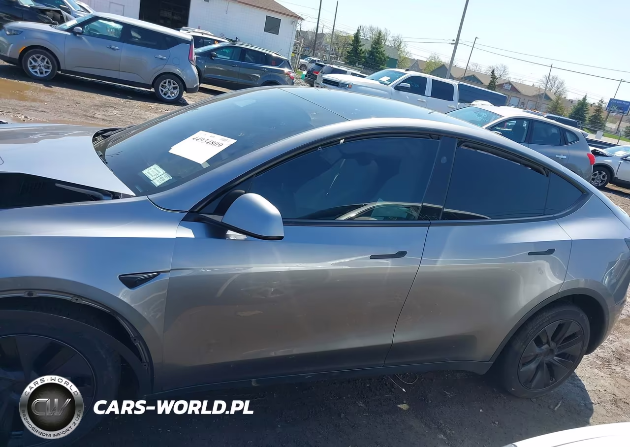 2025 Tesla Model Y Long Range Dual Motor All-Wheel Drive VIN:7SAYGDEE1SF297457 - 14