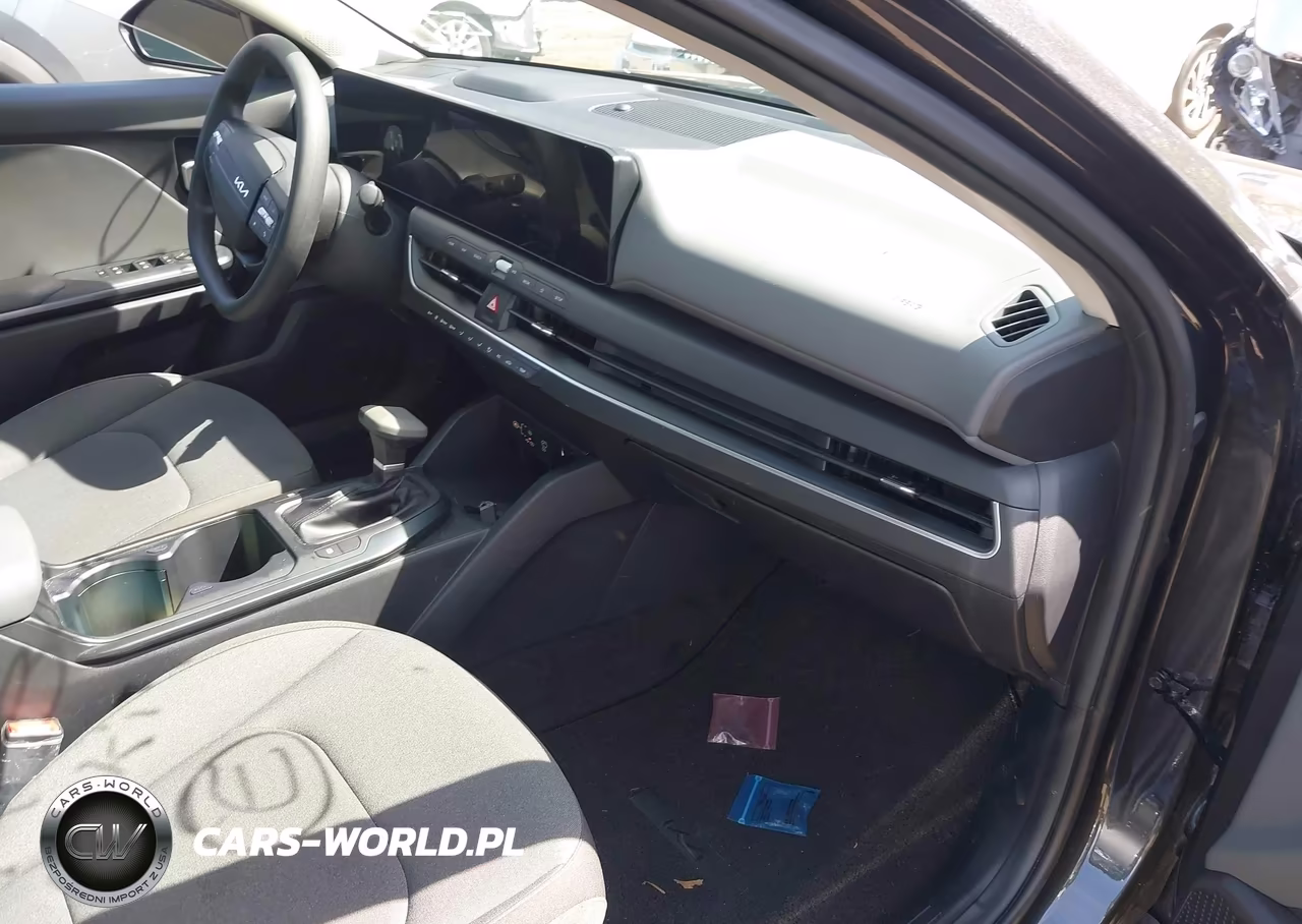 2025 Kia K4 Lxs VIN:3KPFT4DE2SE142200 - 5
