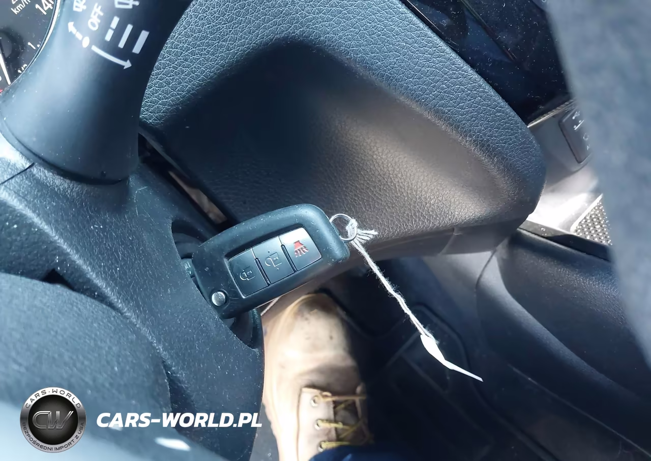 2018 Nissan Rogue Sport S VIN:JN1BJ1CP3JW190673 - 11