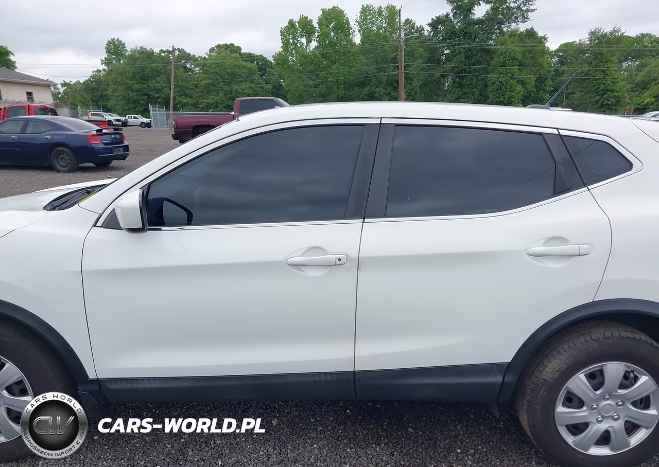 2018 Nissan Rogue Sport S VIN:JN1BJ1CP3JW190673 - 14