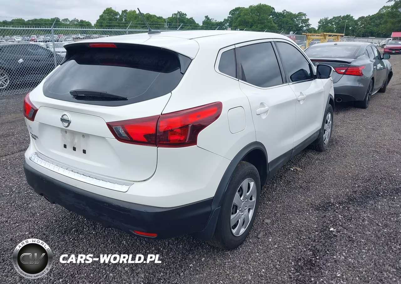2018 Nissan Rogue Sport S VIN:JN1BJ1CP3JW190673 - 4