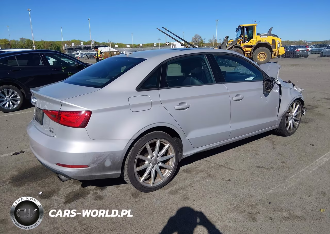 2015 Audi A3 2.0T Premium VIN:WAUBFGFF4F1098154 - 4