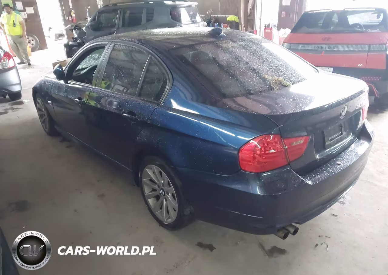 2011 BMW 328I xDrive VIN:WBAPK5G5XBNN81209 - 3
