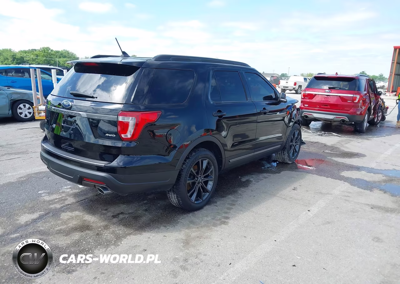2018 Ford Explorer Xlt VIN:1FM5K8D86JGC54606 - 4