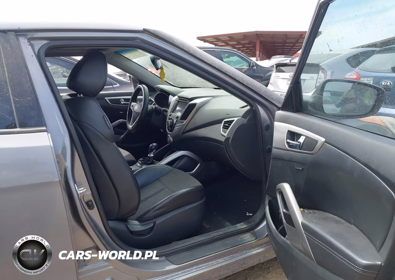 2013 Hyundai Veloster Base W-Black VIN:KMHTC6AD7DU157060 - 5