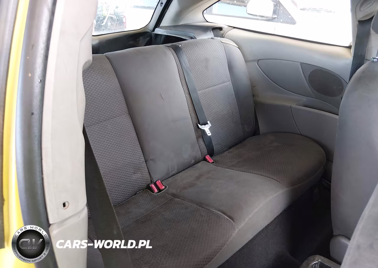 2005 Ford Focus Zx3 VIN:3FAFP31N45R142270 - 8