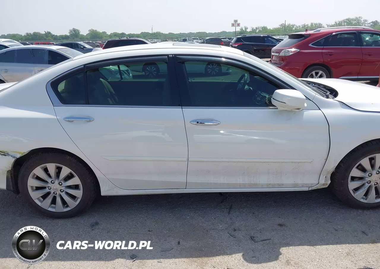 2015 Honda Accord Touring VIN:1HGCR3F95FA021456 - 13