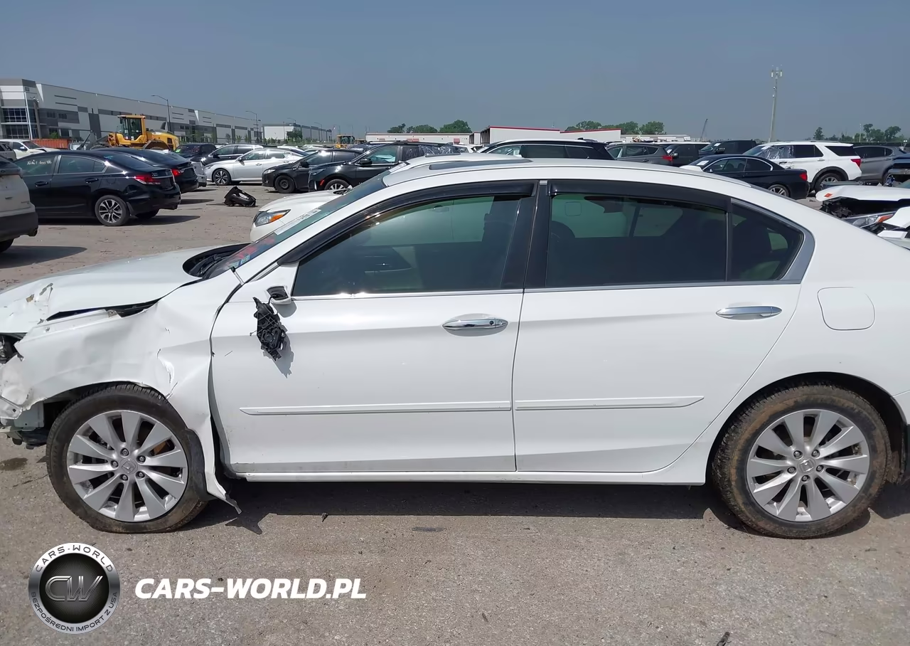 2015 Honda Accord Touring VIN:1HGCR3F95FA021456 - 14