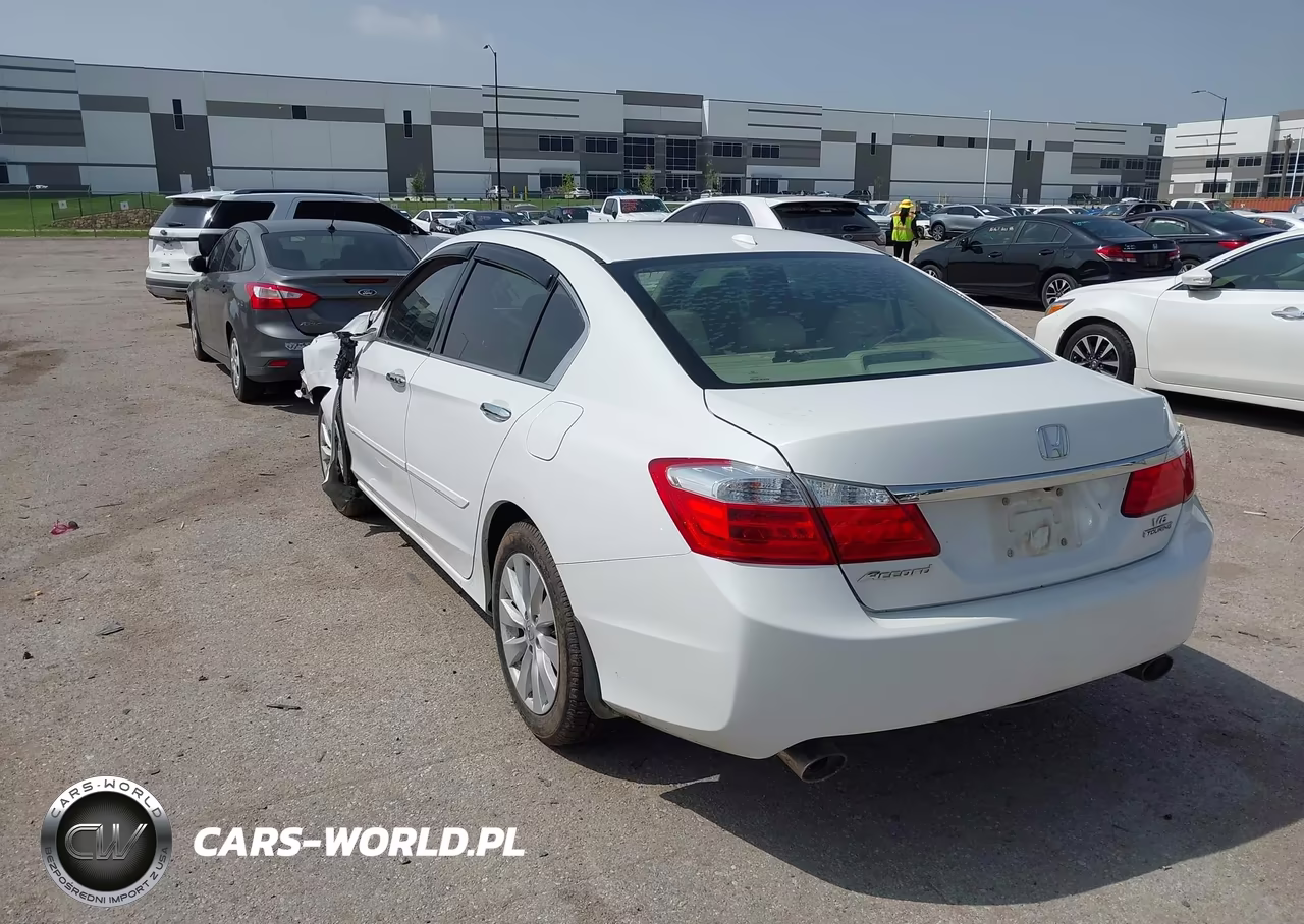 2015 Honda Accord Touring VIN:1HGCR3F95FA021456 - 3