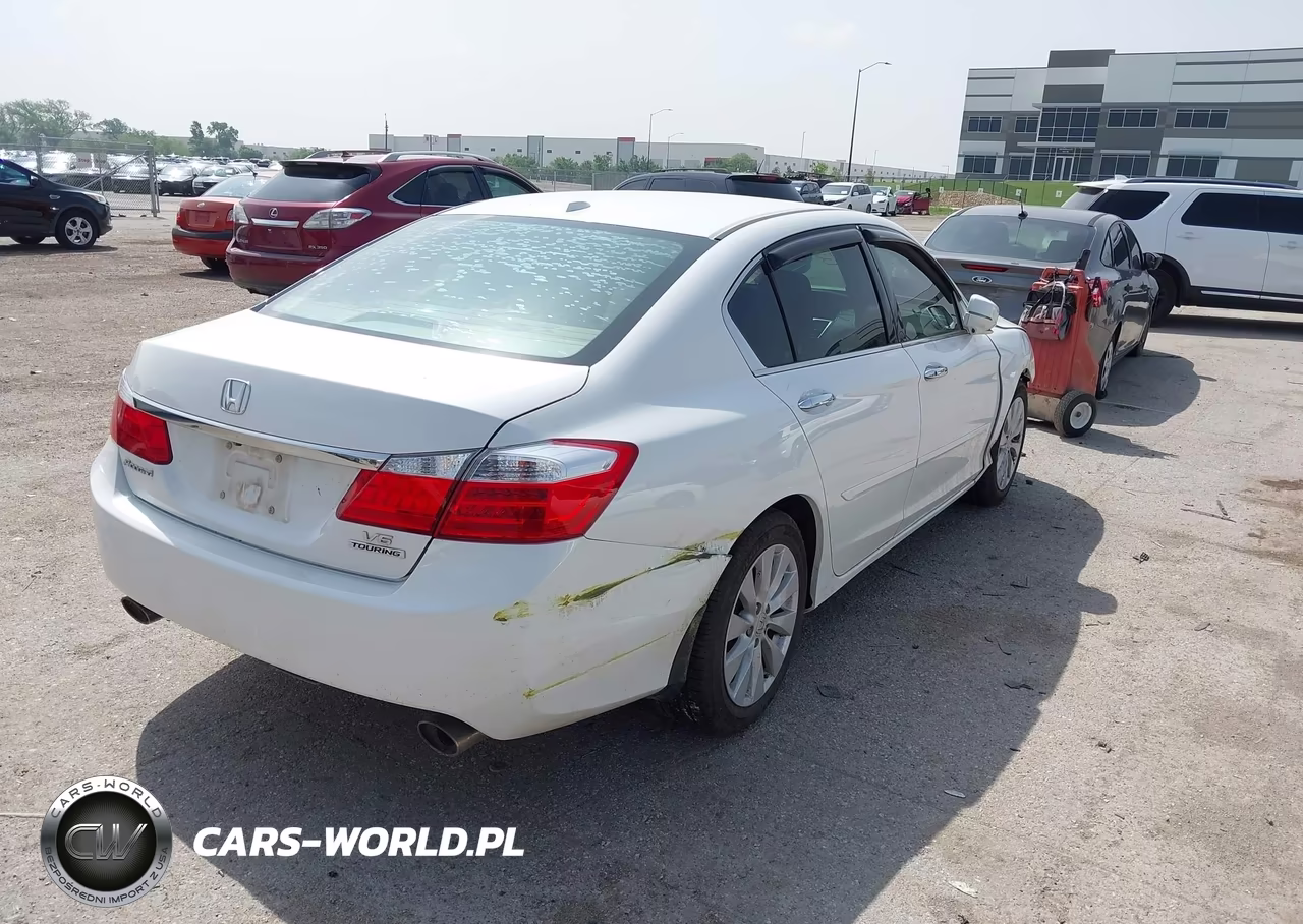 2015 Honda Accord Touring VIN:1HGCR3F95FA021456 - 4