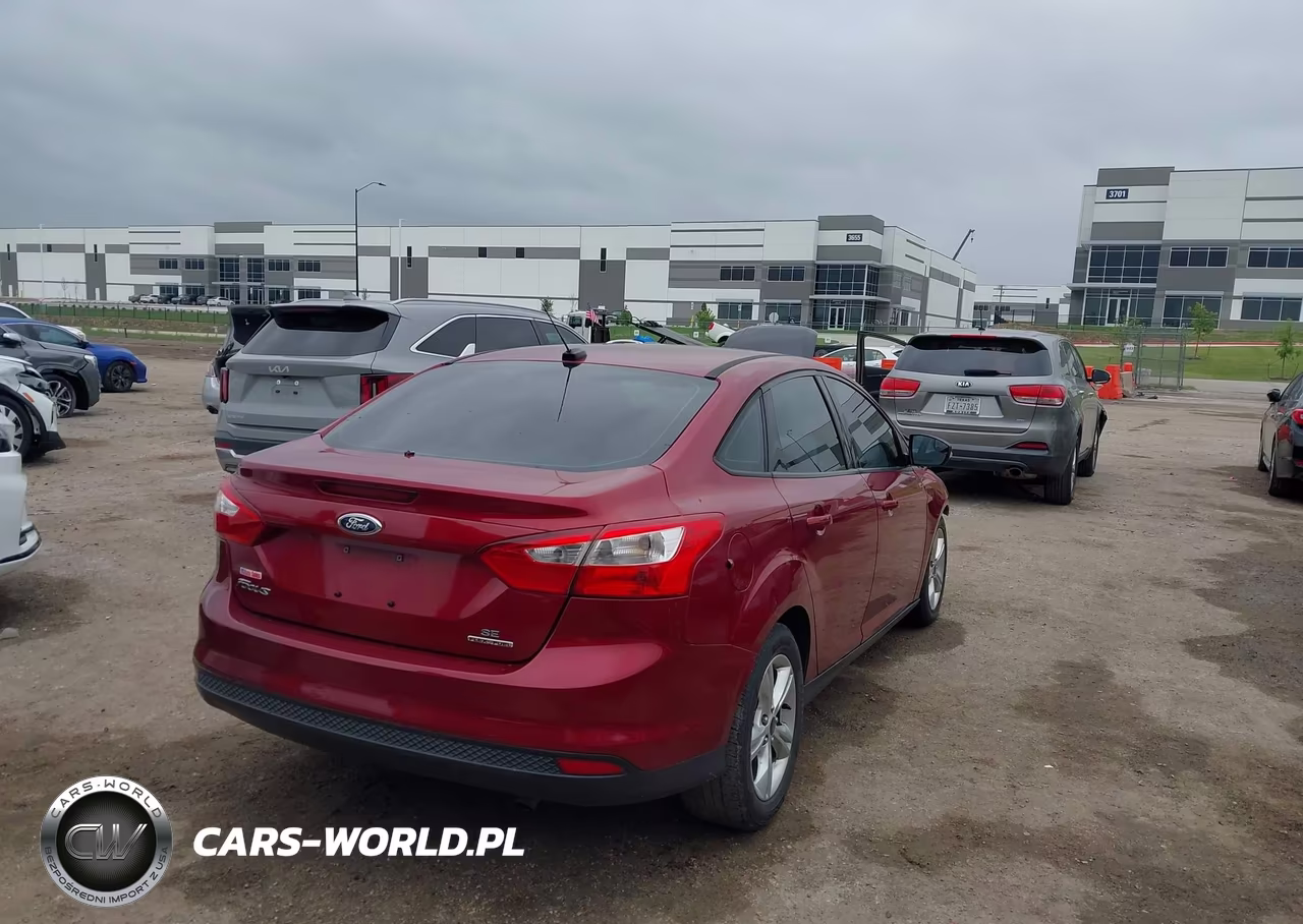 2013 Ford Focus Se VIN:1FADP3F28DL359873 - 4