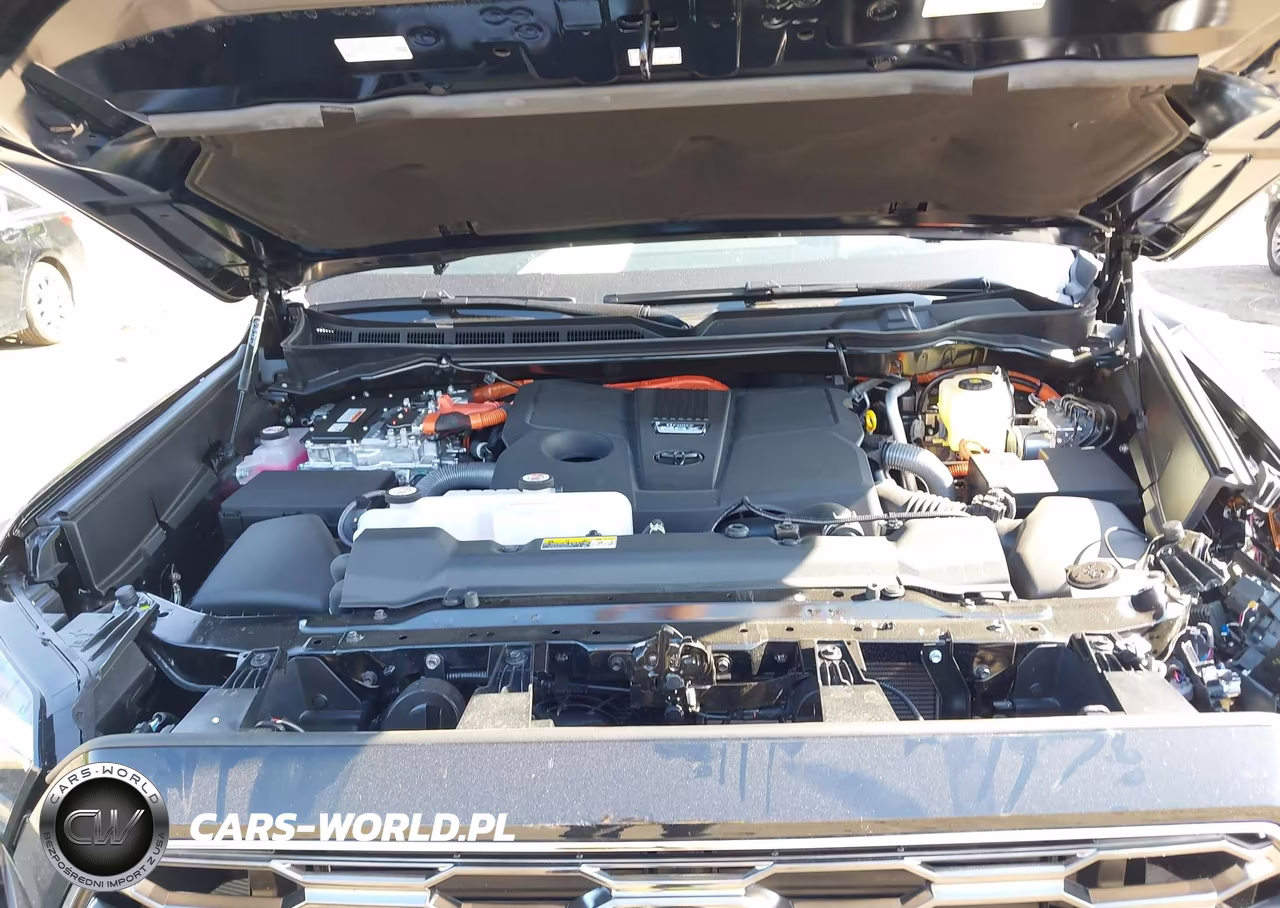 2026 Toyota Sequoia Platinum VIN:7SVAAABA1TX090774 - 10