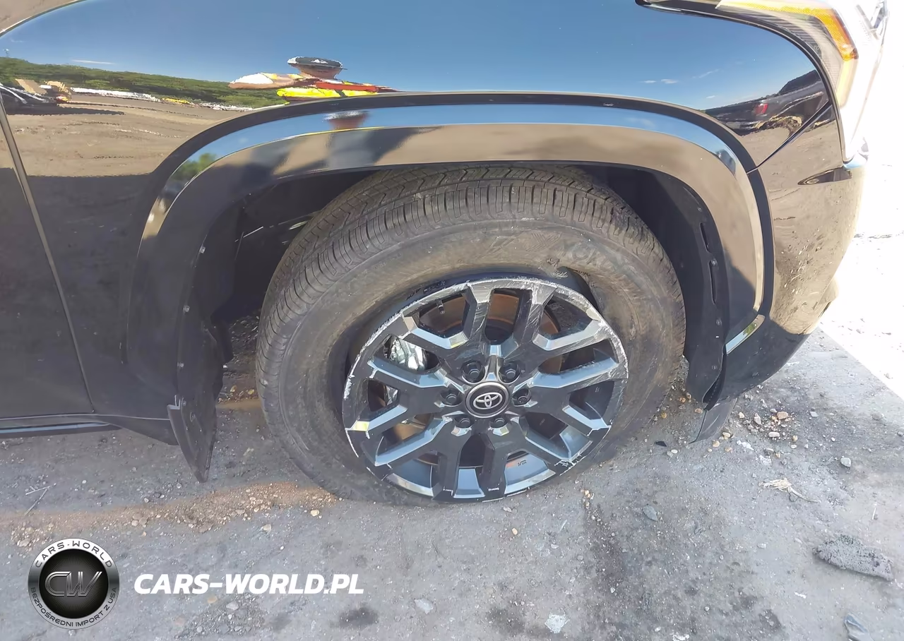2026 Toyota Sequoia Platinum VIN:7SVAAABA1TX090774 - 21