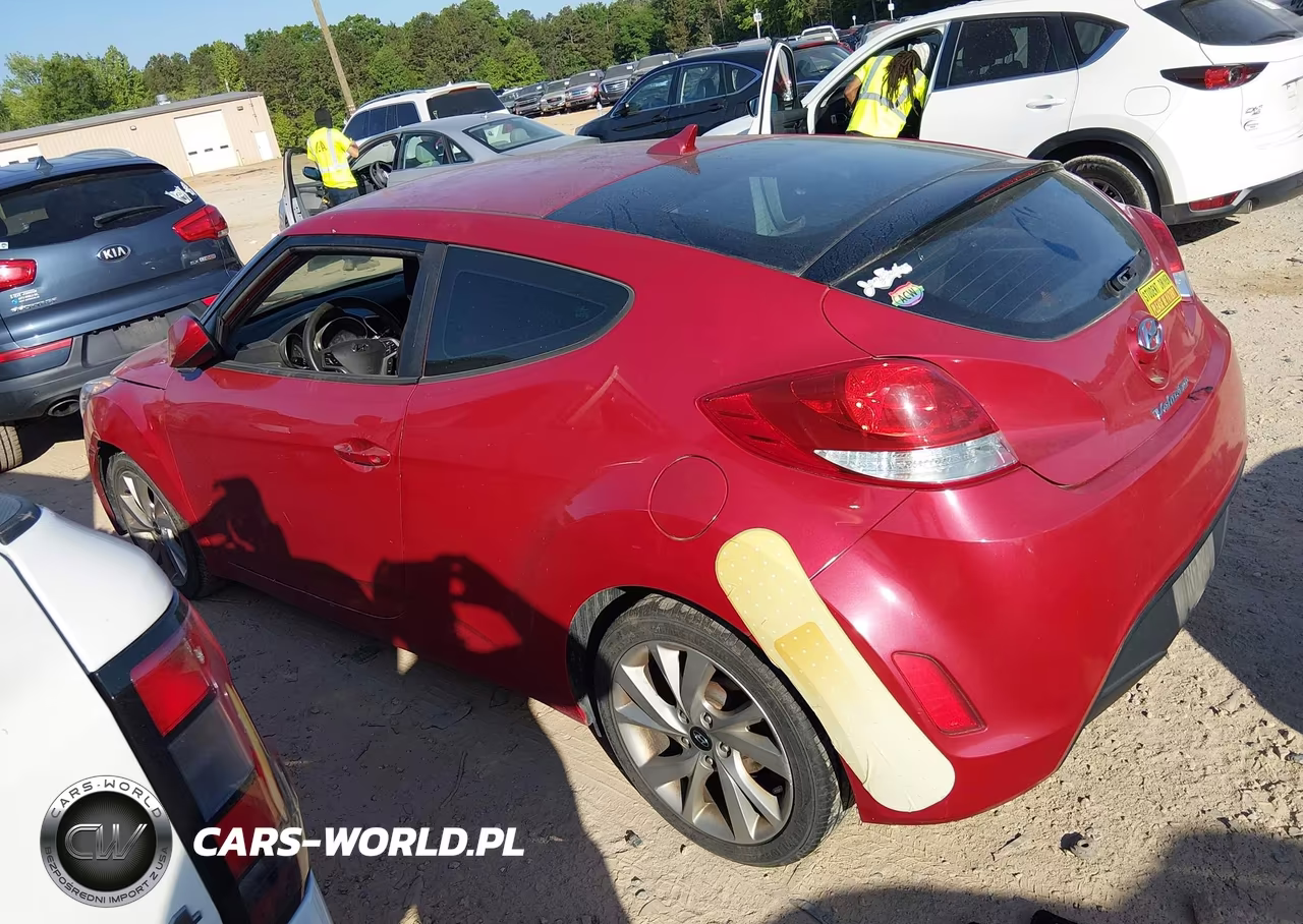 2016 Hyundai Veloster VIN:KMHTC6AD2GU266952 - 3