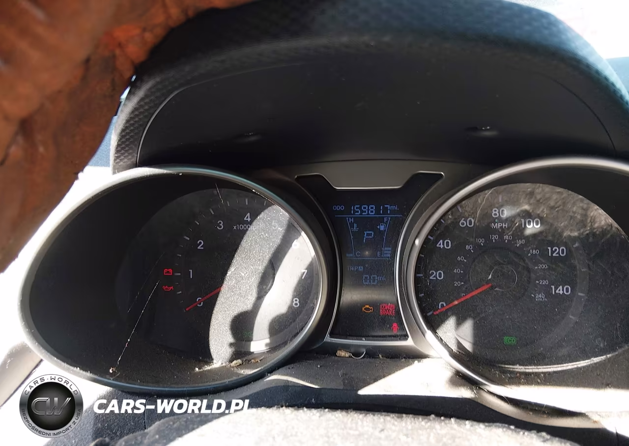 2016 Hyundai Veloster VIN:KMHTC6AD2GU266952 - 7