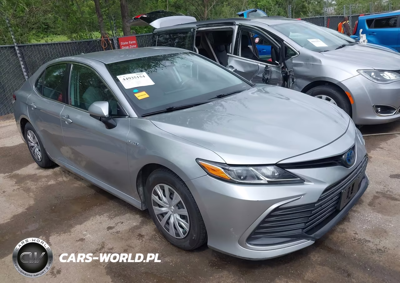 2021 Toyota Camry Le Hybrid