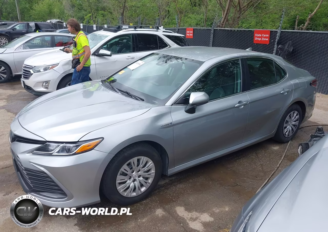 2021 Toyota Camry Le Hybrid VIN:4T1C31AK0MU555972 - 14