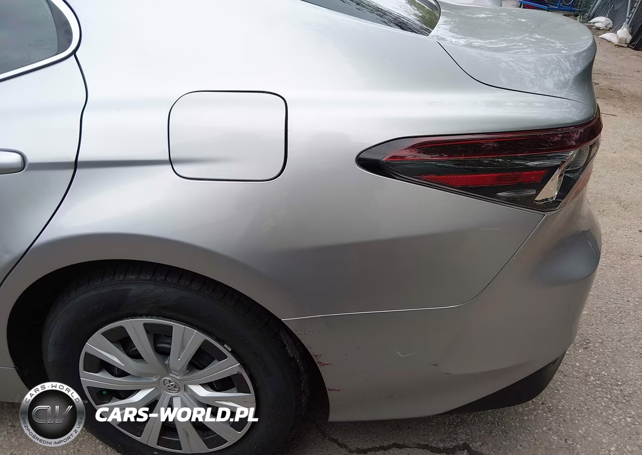 2021 Toyota Camry Le Hybrid VIN:4T1C31AK0MU555972 - 18