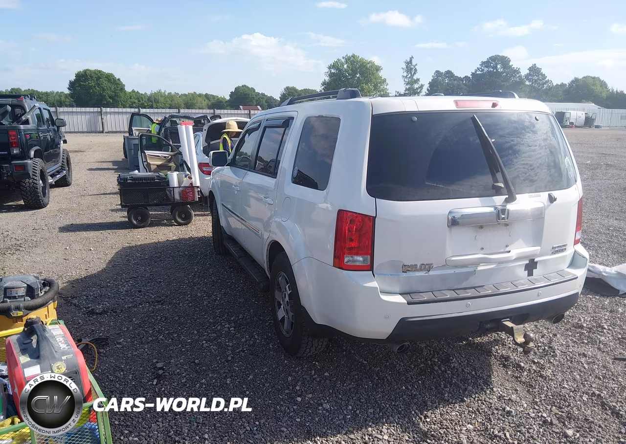 2011 Honda Pilot Touring VIN:5FNYF4H96BB063412 - 3