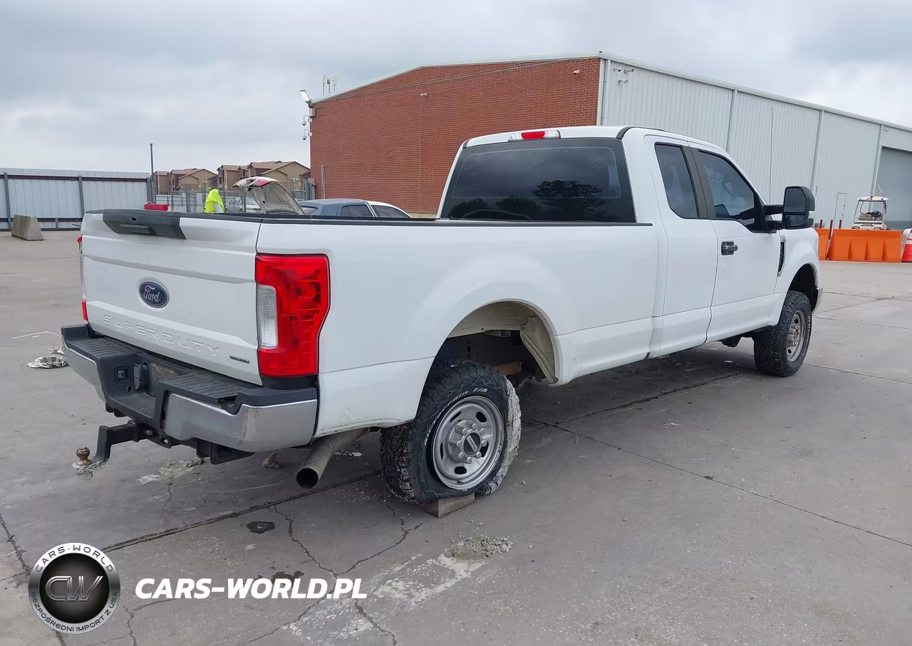 2017 Ford F-250 Xl VIN:1FT7X2B6XHEC22602 - 4