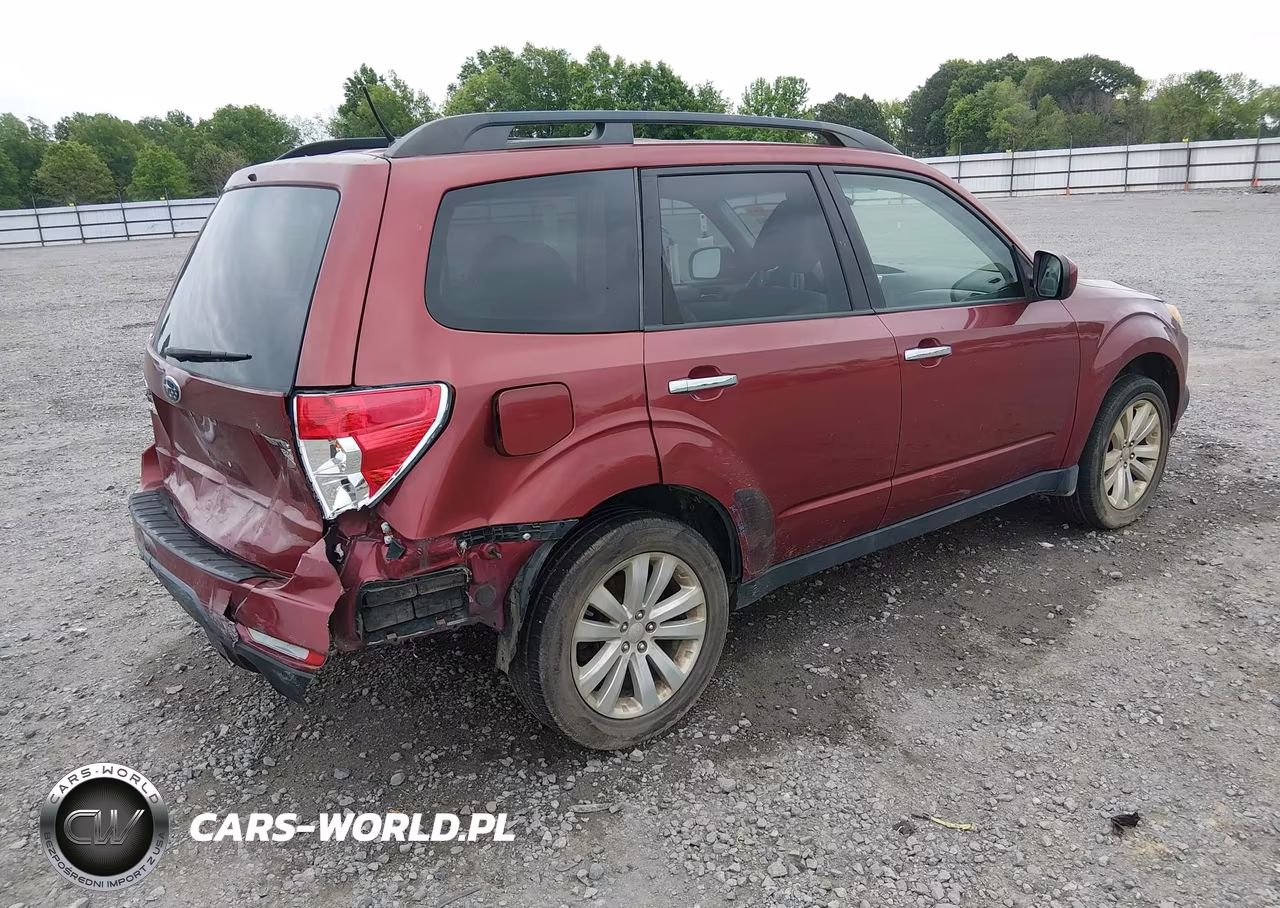 2013 Subaru Forester 2.5X Limited VIN:JF2SHAEC8DH416901 - 4