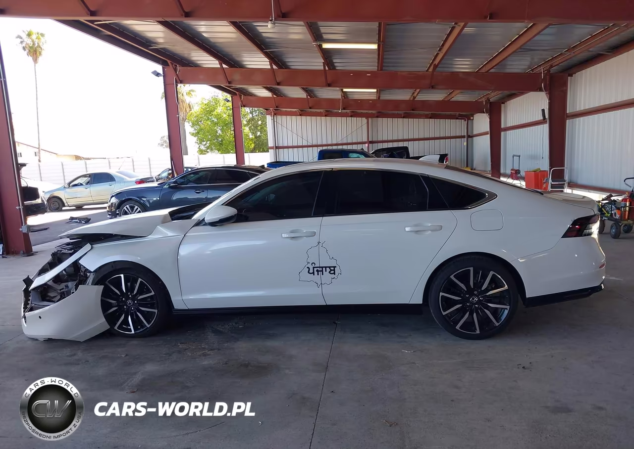 2023 Honda Accord Hybrid Touring VIN:1HGCY2F88PA027435 - 15